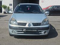 Usado Renault Clio II Expression 65 CV (47 kW) 2001 Gris / plata Berlina
