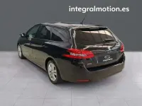 Usado Peugeot 308 SW Style 130 CV (95 kW) 2019 Negro Familiar