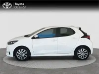 Usado Toyota Yaris Hybrid Active 116 CV (85 kW) 2023 Blanco Monovolumen