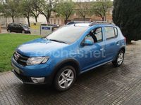 Usado Dacia Sandero Stepway 90 CV (66 kW) 2013 Azul Utilitario