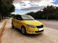 Usado Skoda Fabia Style 85 HP (62 kW) 2010 Amarelo Sedan