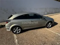 Usado Opel Astra GTC Sport 105 CV (77 kW) 2006 Blanco Berlina