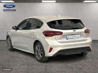 Usado Ford Focus ST-Line 125 CV (91 kW) 2023 Plateado Berlina