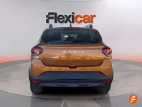 Usado Dacia Sandero Essentiel 91 CV (66 kW) 2021 Naranja Utilitario