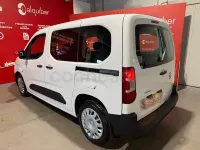 Usado Opel Combo Life Edition 102 CV (75 kW) 2022 Blanco Monovolumen