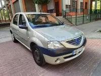 Usado Dacia Logan Lauréate 90 CV (66 kW) 2006 Gris / plata Berlina