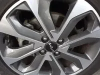 Käytetty Kia Stonic Style 100 HP (73 kW) 2023 Valkoinen Katumaasturi