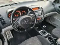 Usado Kia ProCeed 140 CV (102 kW) 2009 Gris / plata Utilitario