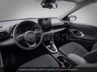 Usado Toyota Yaris Hybrid Active 100 CV (73 kW) 2020 Blanco Berlina