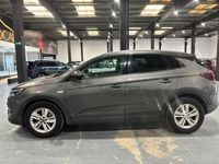Usado Opel Grandland X Selective 131 CV (96 kW) 2019 Gris / plata SUV