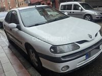 Usado Renault Laguna 110 CV (80 kW) 1999 Blanco Berlina