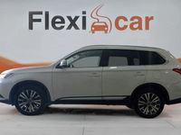 usado Mitsubishi Outlander 200 MPI Kaiteki CVT 4WD 7 Plazas Gasolina en Flexicar Sabadell 3