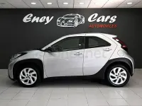 Usado Toyota Aygo X 72 CV (52 kW) 2024 Gris / plata SUV
