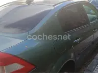 Usado Renault Mégane Dynamique 100 CV (73 kW) 2004 Verde Berlina