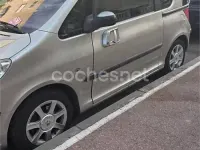 Usado Peugeot 1007 75 CV (55 kW) 2006 Gris / plata Monovolumen