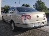 Usado VW Passat R-line 140 CV (102 kW) 2010 Gris / plata Berlina