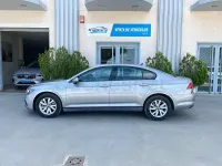 Usado VW Passat Business 122 CV (89 kW) 2022 Gris / plata Familiar