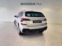 Usado Skoda Kamiq Selection 115 CV (84 kW) 2025 Gris plata SUV
