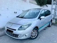 Usado Renault Grand Scénic II Privilege 130 CV (95 kW) 2009 Gris / plata Monovolumen