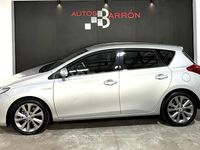 Usado Toyota Auris Hybrid Active 136 CV (100 kW) 2013 Gris / plata Berlina