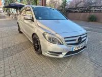 Usado Mercedes B180 109 CV (80 kW) 2013 Gris / plata Utilitario