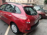 Usado Renault Clio Dynamique 100 CV (73 kW) 2009 Granate Familiar