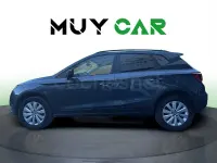 Usado Seat Arona Ecomotive 95 CV (69 kW) 2019 Gris / plata SUV