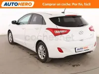 Usado Hyundai i30 GO! 135 CV (99 kW) 2016 Blanco Berlina
