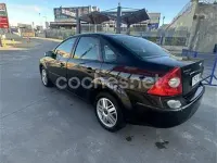 Usado Ford Focus Ghia 115 CV (84 kW) 2007 Negro Berlina