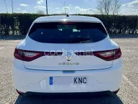 Usado Renault Mégane LIMITED 100 CV (73 kW) 2018 Blanco Berlina