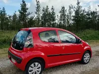 Usado Citroën C1 68 CV (50 kW) 2010 Rojo Utilitario
