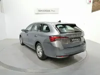 Usado Skoda Octavia Selection 150 CV (110 kW) 2025 Gris / plata Familiar