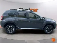 Usado Dacia Duster Lauréate 110 CV (80 kW) 2017 Gris SUV