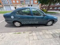 Usado Renault Mégane 90 CV (66 kW) 1998 Verde Berlina