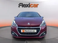 Usado Peugeot 208 Allure 82 CV (60 kW) 2017 Granate Utilitario