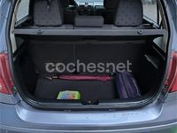 Usado Hyundai Getz 63 CV (46 kW) 2004 Violeta / lila Utilitario