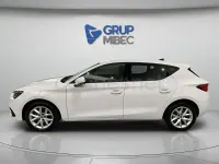 Usado Seat Leon Style 110 CV (80 kW) 2024 Blanco Berlina