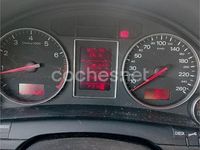 Usado Audi A4 170 CV (125 kW) 2002 Gris / plata Berlina