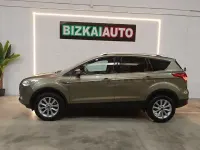 Usado Ford Kuga Titanium 120 CV (88 kW) 2015 Verde SUV