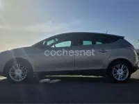 Usado Lancia Delta 120 CV (88 kW) 2010 Beige Utilitario