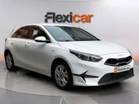 Usado Kia Ceed 101 CV (74 kW) 2022 Blanco Utilitario