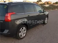 Usado Peugeot 5008 Style 115 CV (84 kW) 2013 Negro Monovolumen