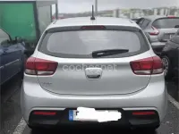 Usado Kia Rio Sport 84 CV (61 kW) 2022 Gris / plata Berlina