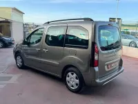 Usado Peugeot TePee Outdoor 92 CV (67 kW) 2015 Marrón Van