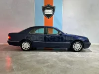 Usado Mercedes E280 Elegance 204 CV (150 kW) 1999 Azul Berlina