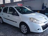 Usado Renault Clio II Business 75 CV (55 kW) 2011 Blanco Berlina