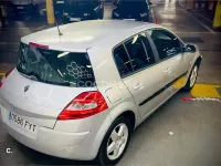 Usado Renault Mégane II Authentique 85 CV (62 kW) 2007 Gris / plata Berlina