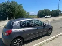 Usado Renault Clio II 70 CV (51 kW) 2010 Gris / plata Berlina