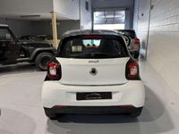 Usado Smart ForFour Passion 90 CV (66 kW) 2017 Blanco Utilitario