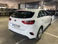 Usado Kia Ceed 136 CV (100 kW) 2021 Blanco Utilitario